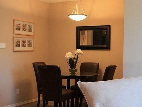 4th image of 2114 18th Ave #301