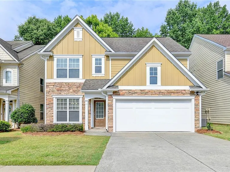 2208 Staunton Dr — Photo 1