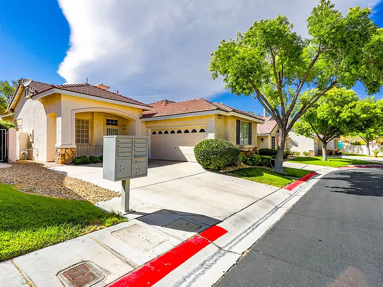 10404 Pacific Sageview Ln — Photo 1