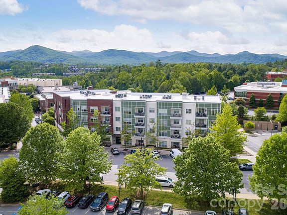 3rd image of 42 Schenck Pkwy #106