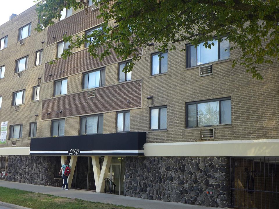 5300 N. Sheridan Building