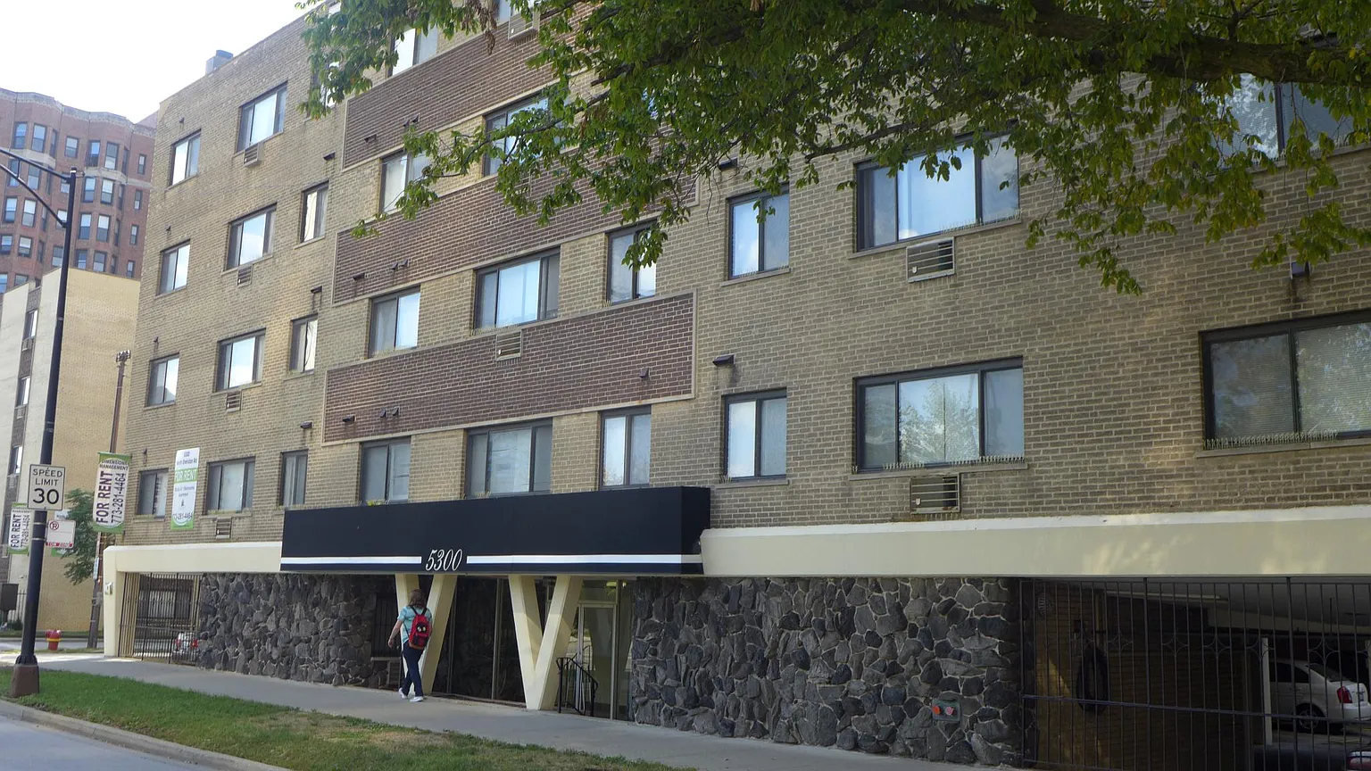 5300 N Sheridan Rd #60cd9b571 photo 1