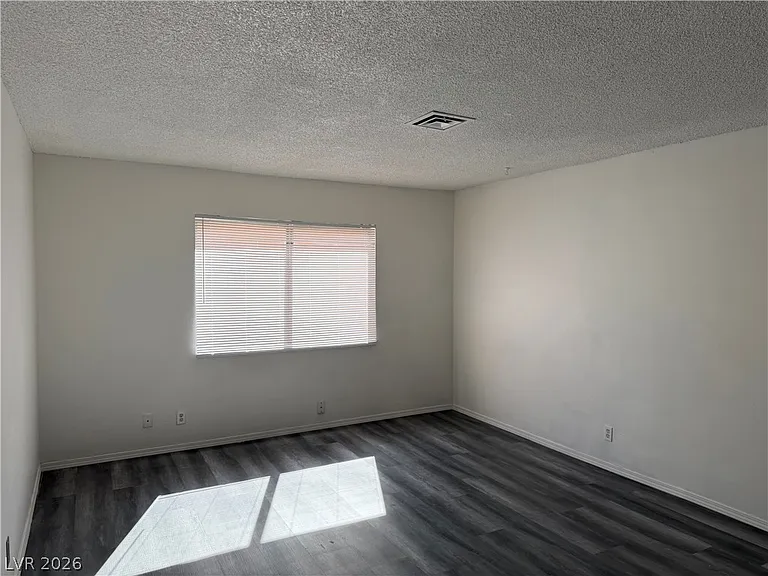5206 Golden Ln #B — Photo 3