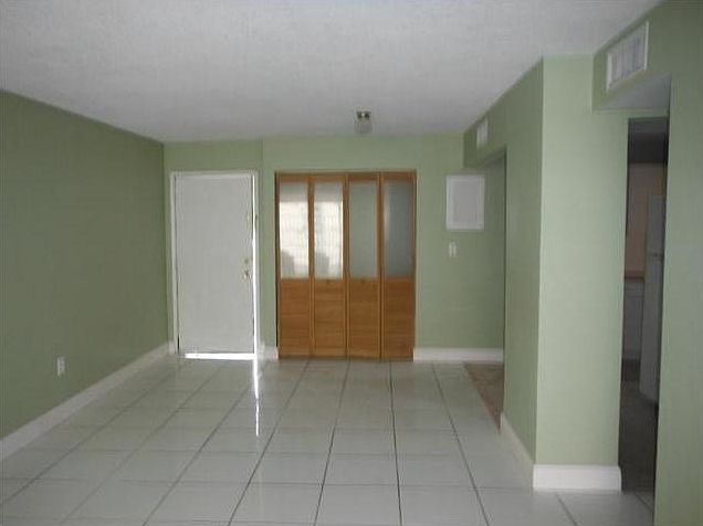 1st image of 870 NW 87th Ave APT 111