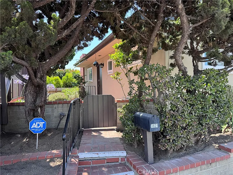 1821 Glenneyre St — Photo 27