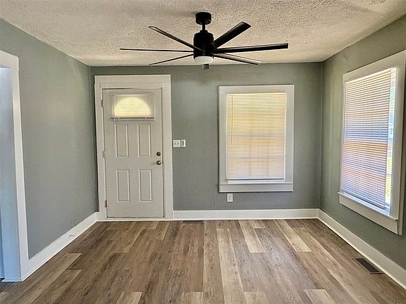 3rd image of 763 N Main St