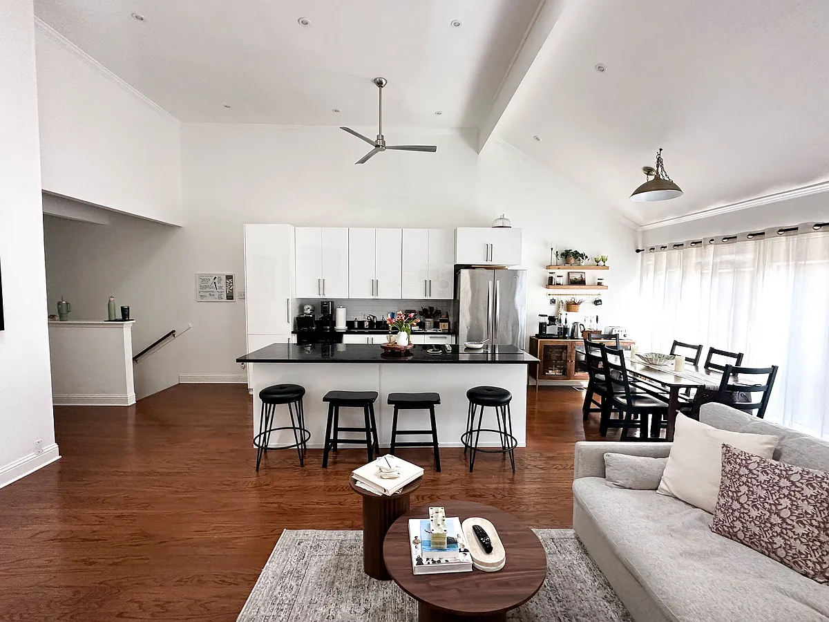 Main Living Area - 3936 Travis St #3