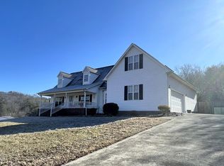 140 Hendren Ln, Clinton, TN 37716