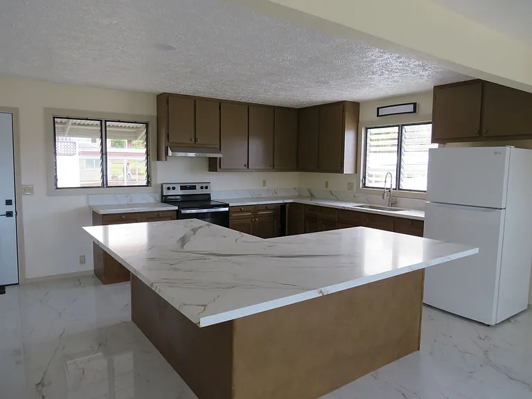 127A Kanoelani St — Photo 2