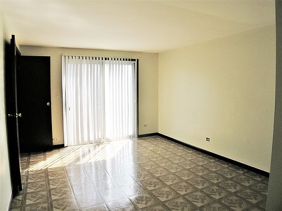 5th image of 543 Manor Cir #543