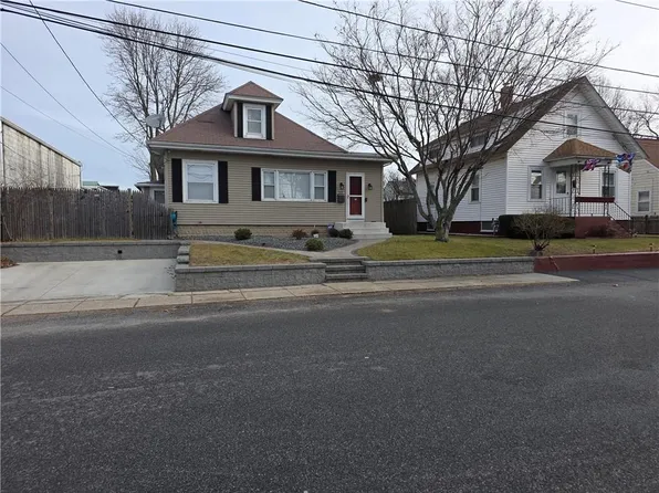 123 Mauran St, Cranston, RI 02910