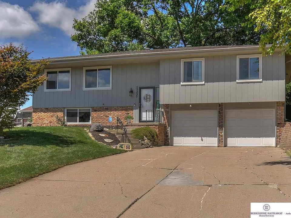 1st image of 15237 Lincoln Cir