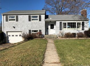 23 Gayfield Rd, Waterbury, CT 06706