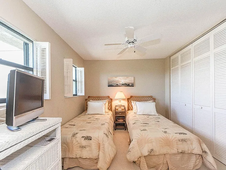 3939 Ocean Dr #408C — Photo 16