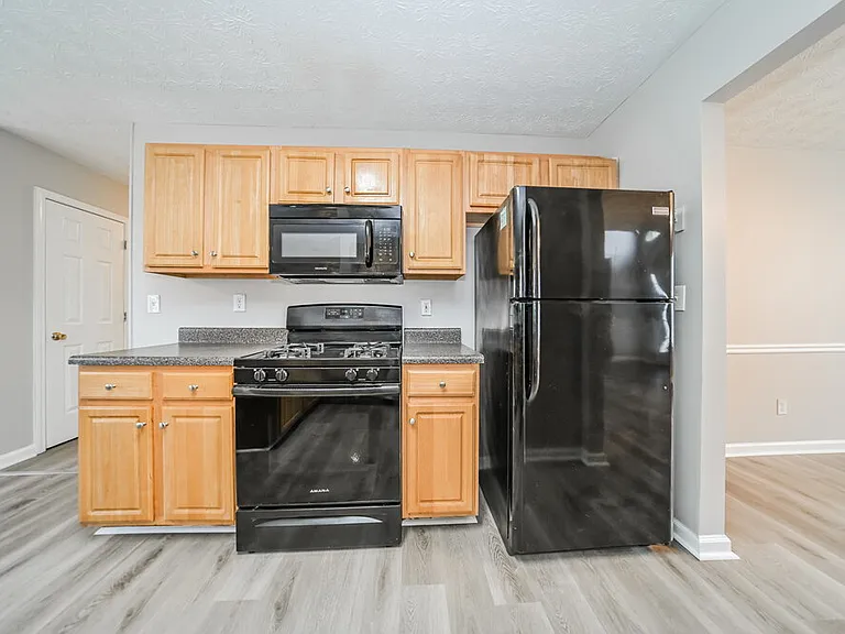 505 Concord Ter — Photo 7