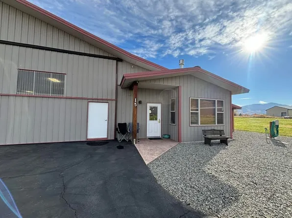 15 Aviation Ln, Twisp, WA 98856