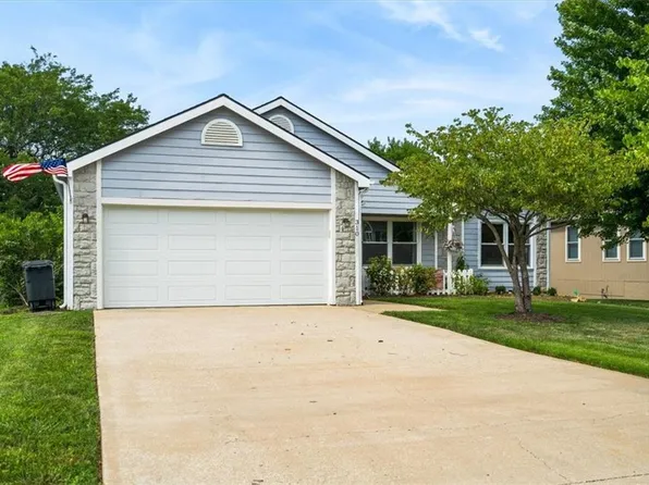 310 Santa Fe Dr, Baldwin City, KS 66006
