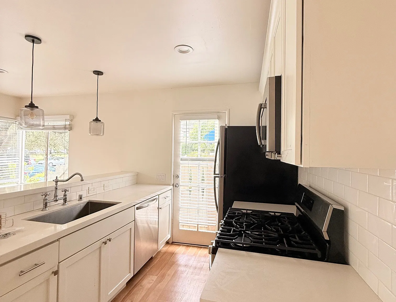 1 bed, $3,150 — Photo 3