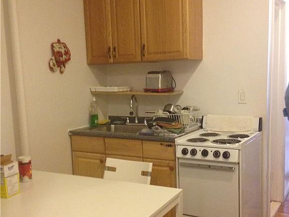 5th image of 319 W 35th St APT 5W