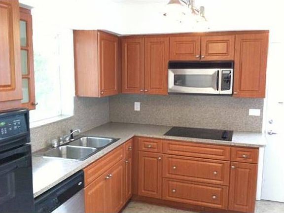 4th image of 1282 NE 180th St