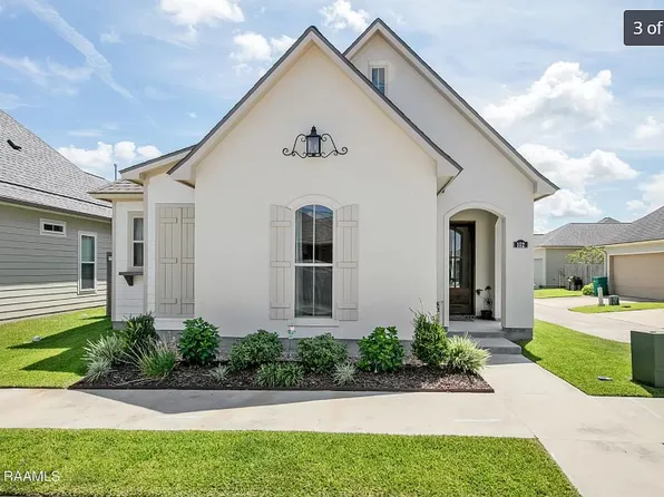 102 Fallen Oak Ln, Youngsville, LA 70592