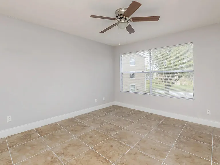 Walden Palms Apartments — Photo 21