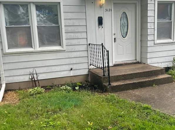 3121 Montrose Ave, Rockford, IL 61101