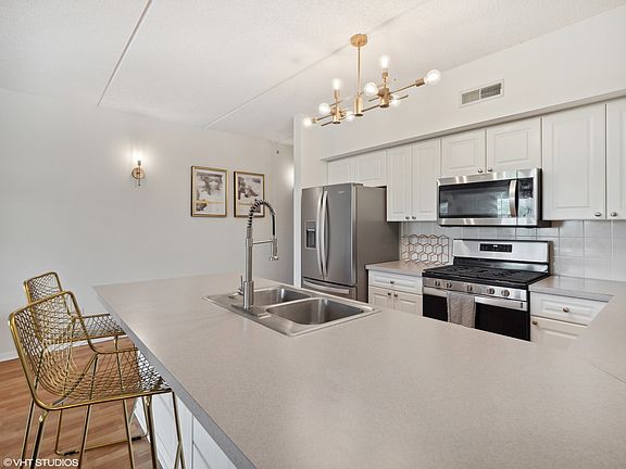 5th image of 55 S Hale St Unit 203