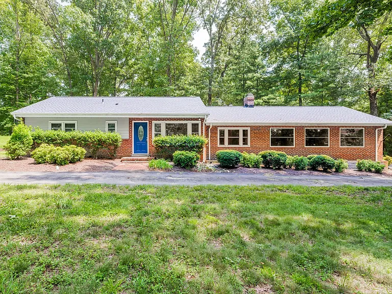 7854 Whitworth Rd — Photo 1