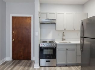 6957 N Ashland Blvd #304, Chicago, IL 60626