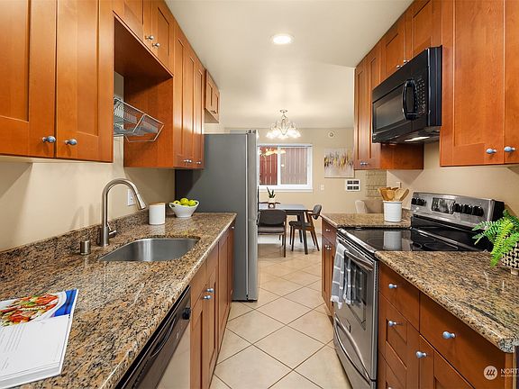 4th image of 4525 S Henderson Street #102