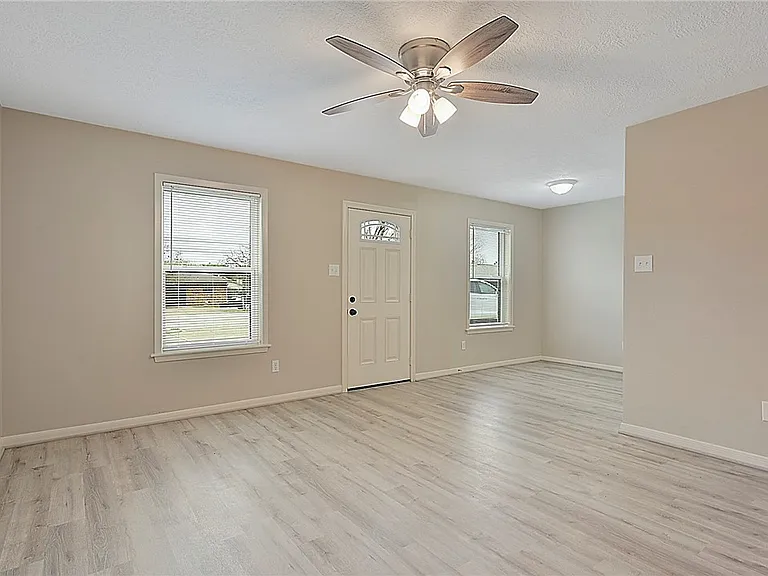 805 San Benito Dr — Photo 6