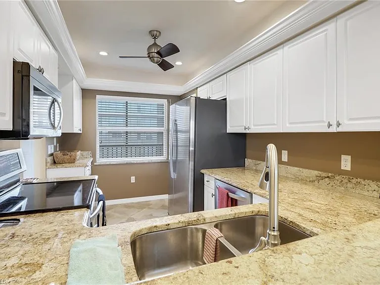 4421 Bay Beach Ln #643 — Photo 10