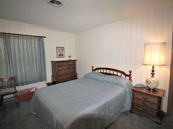 5th image of 715A Arcadia Ct