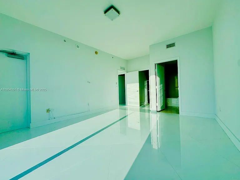2020 N Bayshore Dr #3706 — Photo 13
