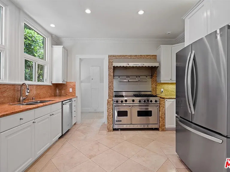 624 S Arden Blvd — Photo 26