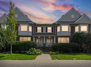 8459 Forestview Ln N #15, Osseo, MN 55369