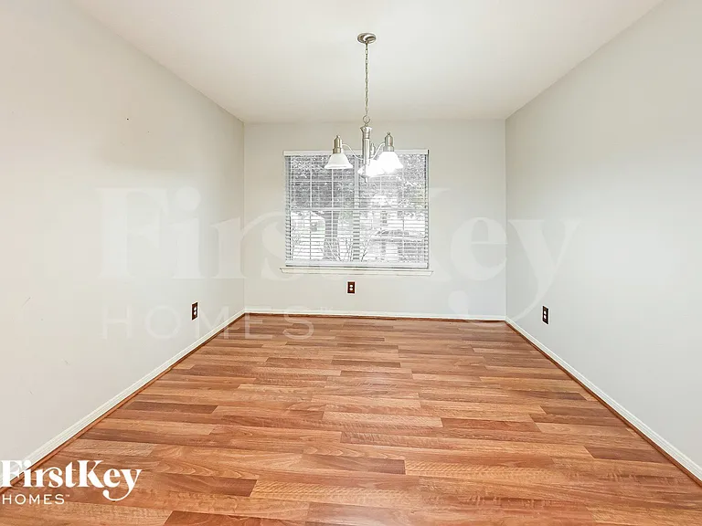 21602 Skyla Cir — Photo 5