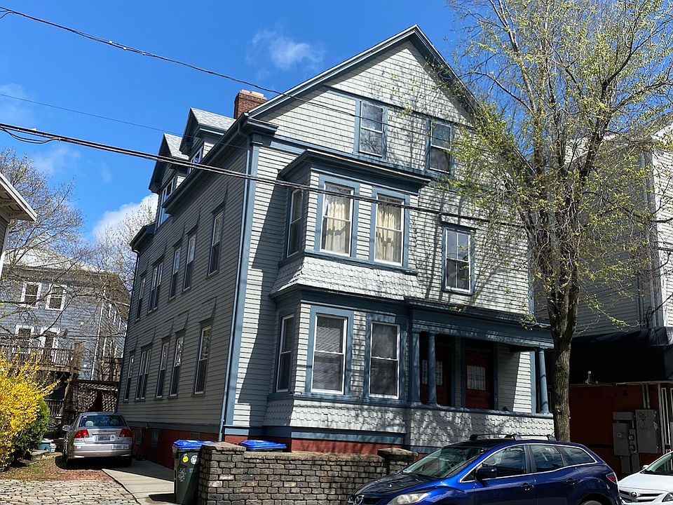 1st image of 366 Wickenden St Floor 1