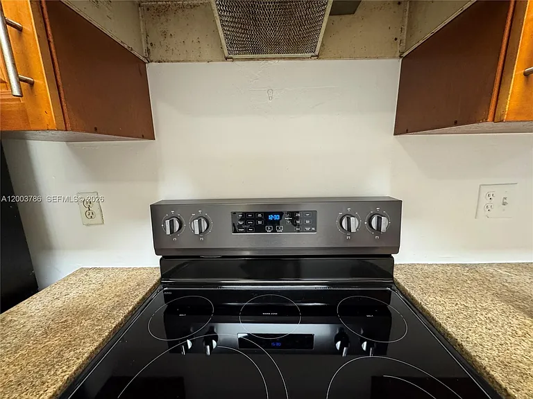 4033 Lakeside Dr #4033 — Photo 6