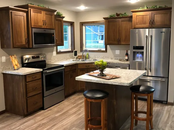 442 Meadowview Ct, Paynesville, MN 56362