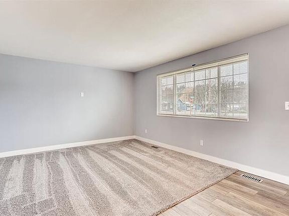 5th image of 342 Tacoma Blvd