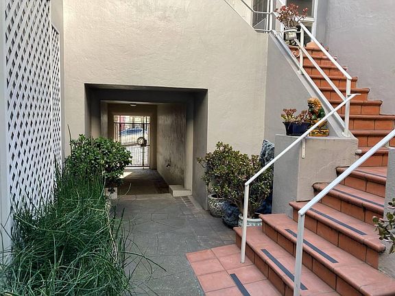 3rd image of 2016 Laguna St #3