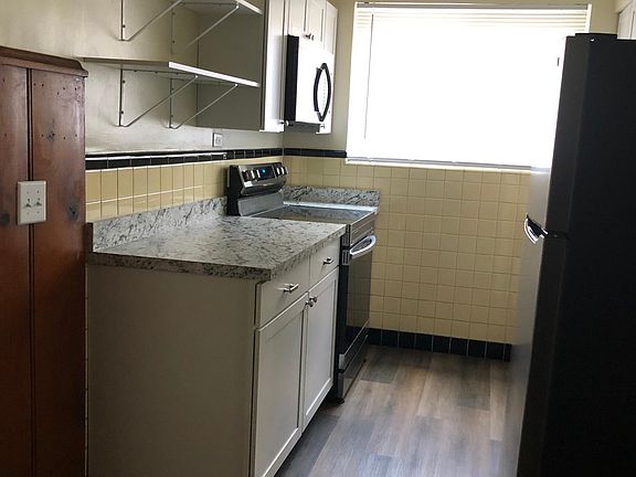 3rd image of 37 Euclid Ave APT 1