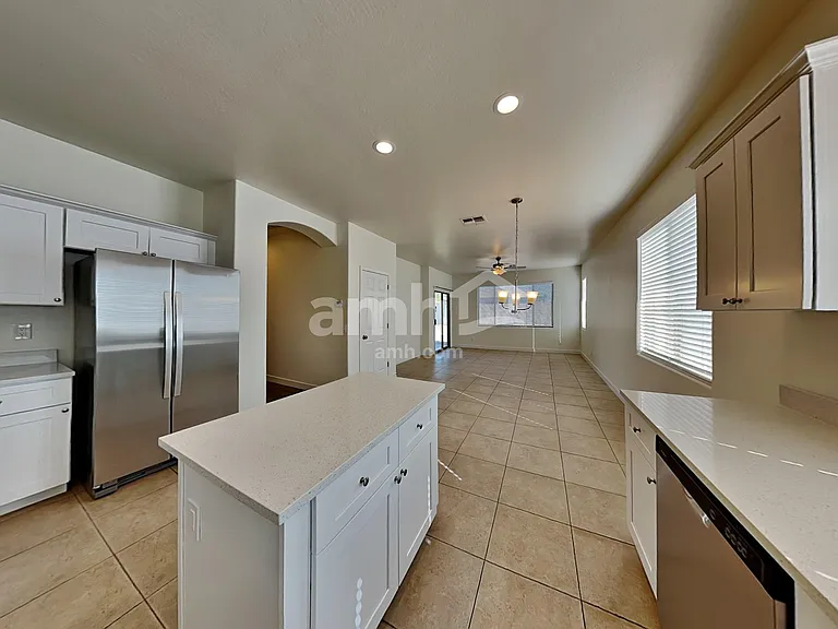 8854 W Northview Ave — Photo 3