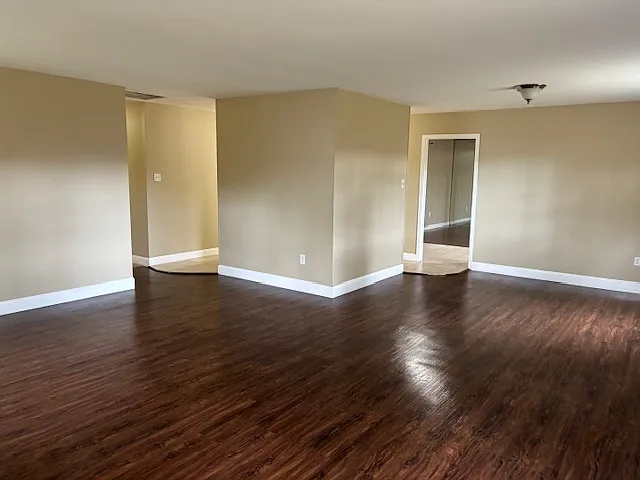 70 Eddington Ln — Photo 5