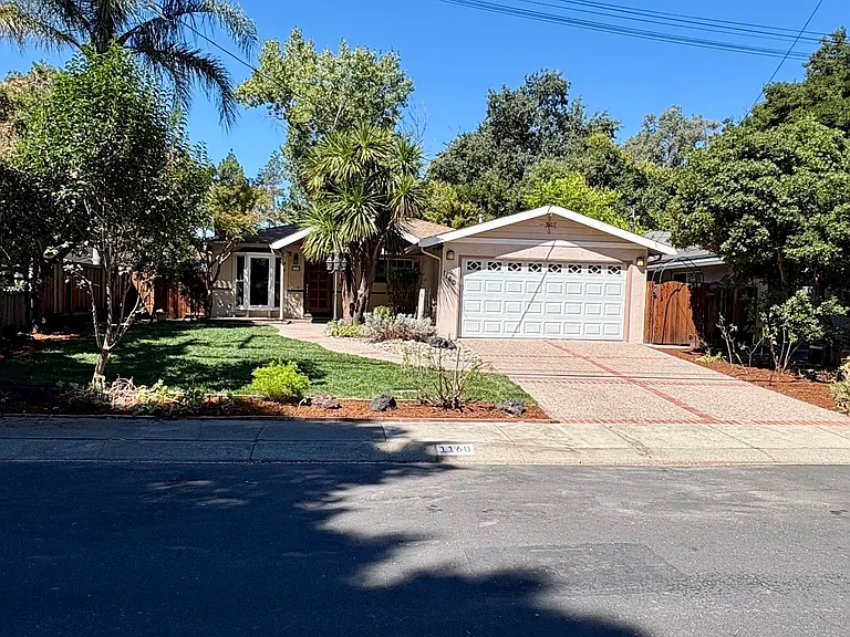 1160 Santa Lucia Dr — Photo 2