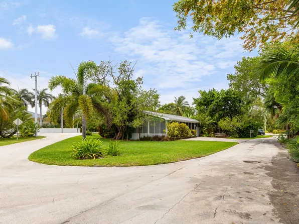 180 Sugarloaf Dr, Sugarloaf Key, FL 33042