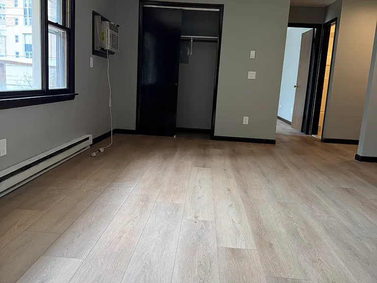 170 Knox — Photo 18