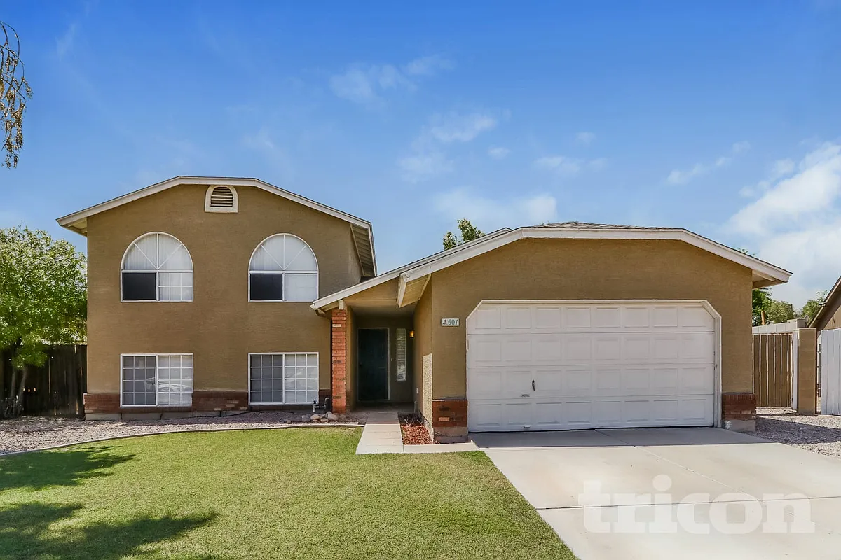Building Photo - 601 E Palomino Dr